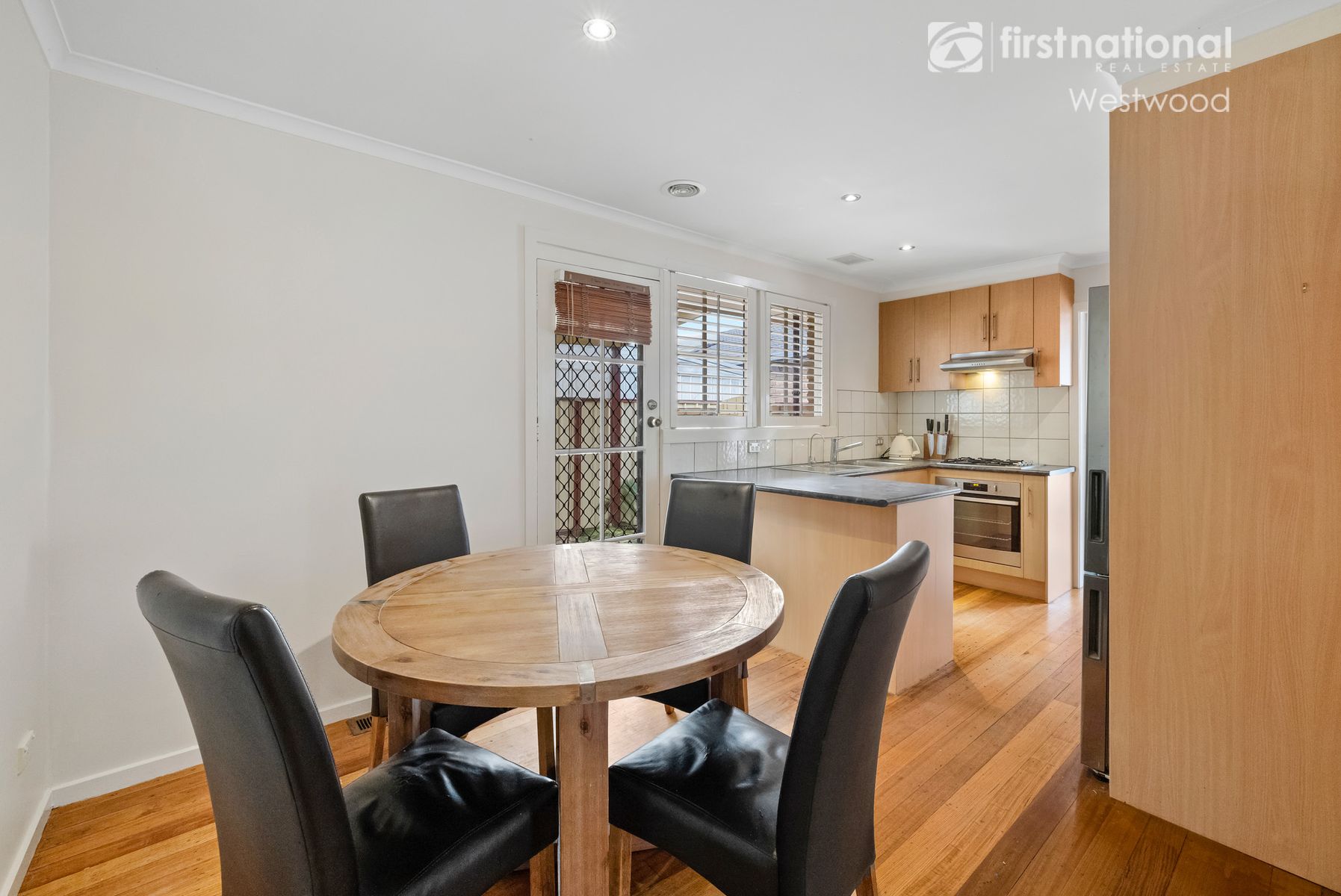 7 Murray Court, Werribee VIC 3030, Werribee - Thumbnail 2