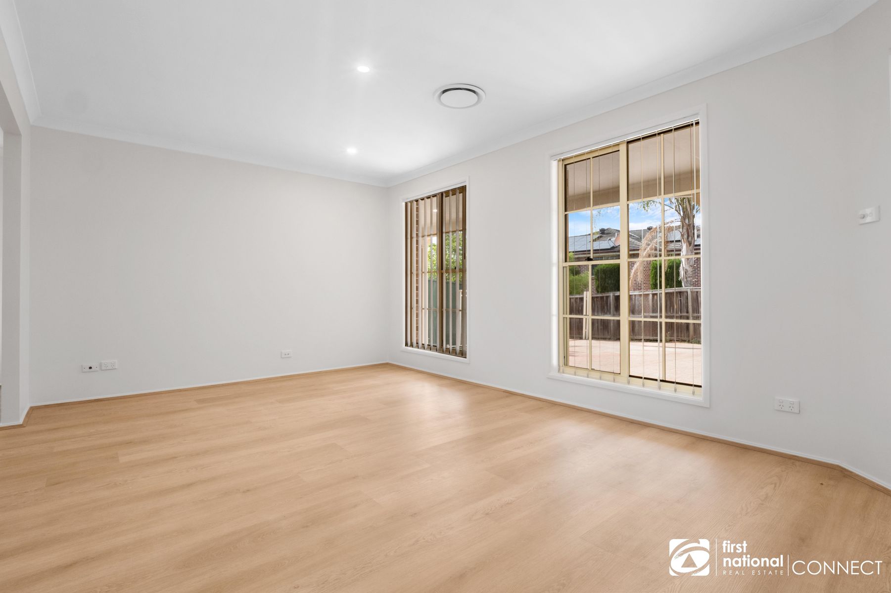 8 Rooke Ct, Kellyville NSW 2155, Kellyville - Thumbnail 4