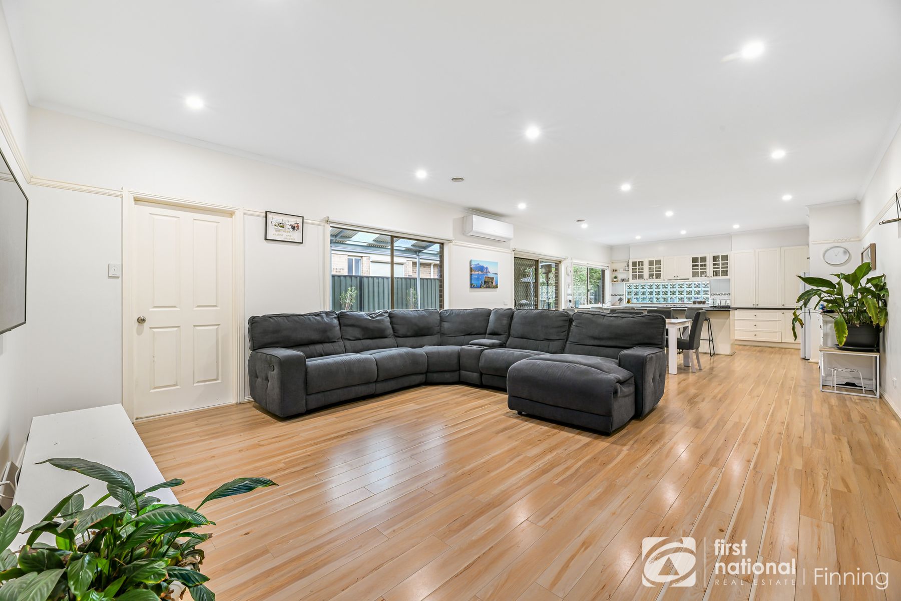 23 Carey Crescent, Pakenham VIC 3810, Pakenham - Thumbnail 5