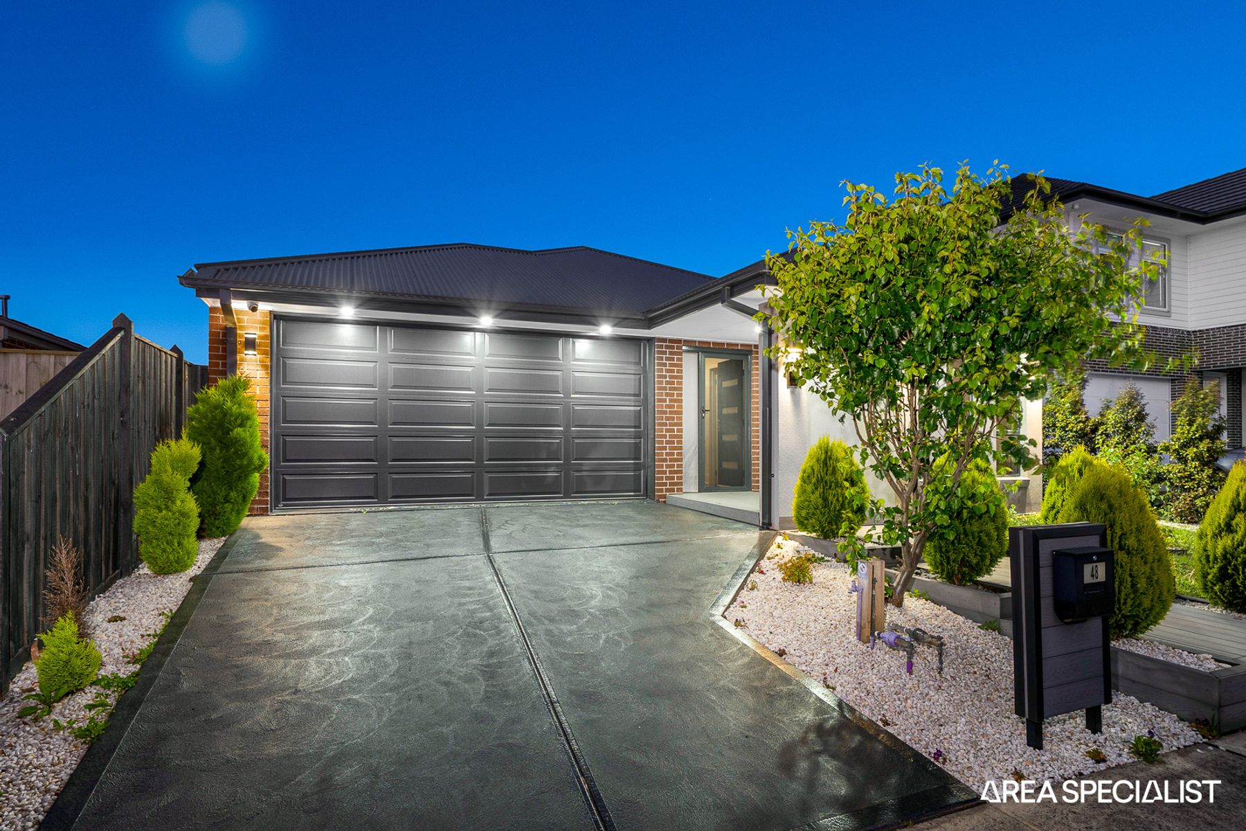 48 Ezra Street, Cranbourne East, VIC 3977, Cranbourne East - Thumbnail 2
