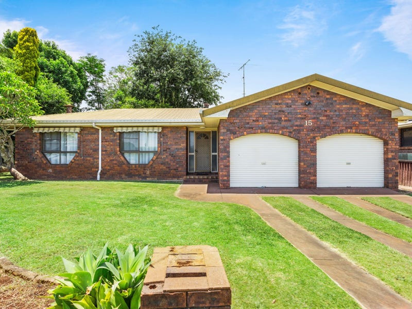 15 Kingsford Smith Drive, Wilsonton QLD 4350
