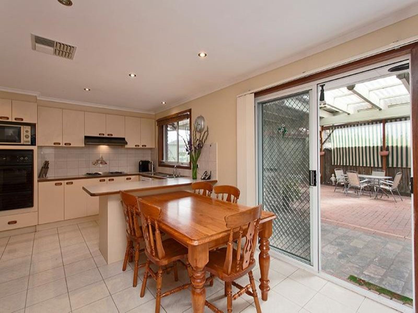 9 Plymouth Close, Sunshine North - Thumbnail 2