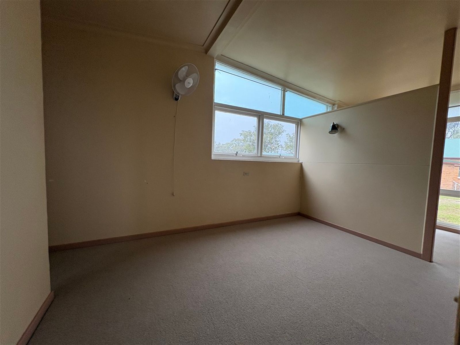 42 Glenlyon Street, Wallangarra QLD 4383, Wallangarra - Thumbnail 7
