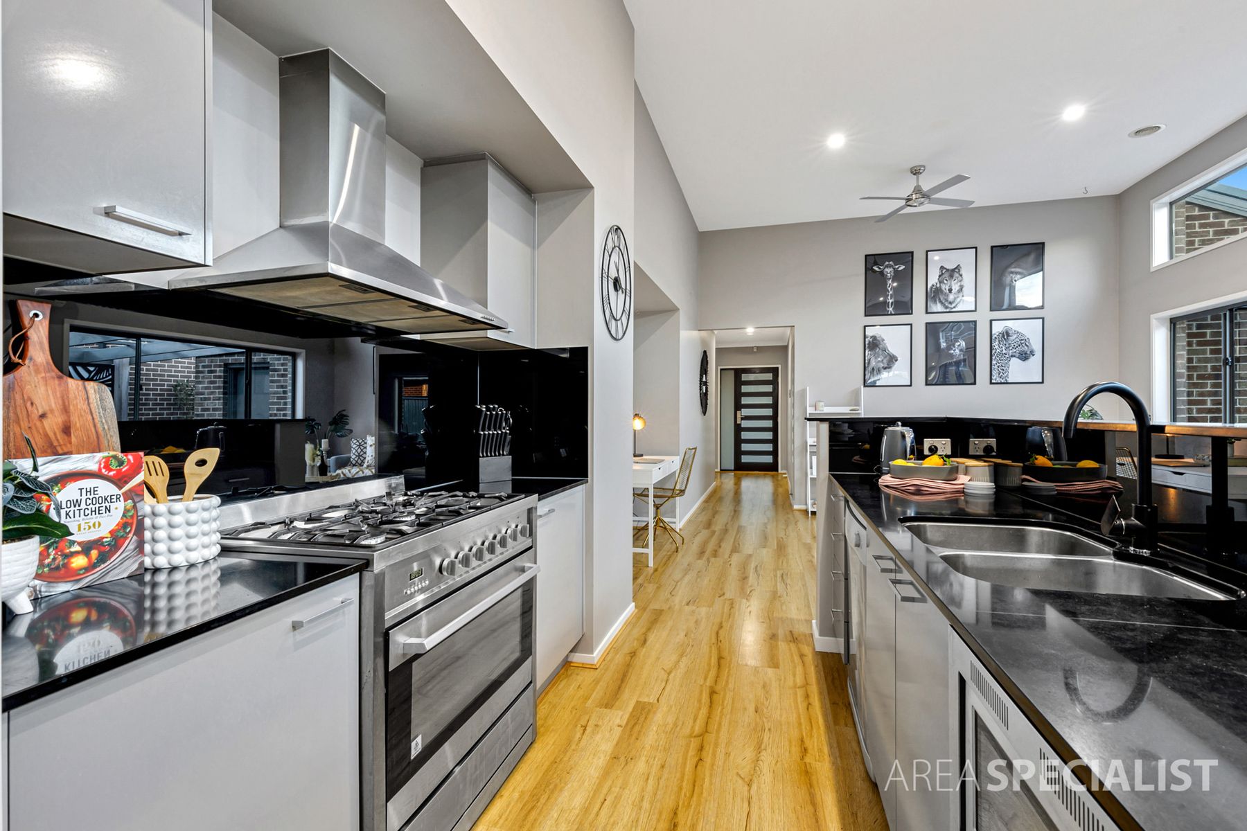 11 Haflinger Avenue, Clyde North, VIC 3978, Clyde North - Thumbnail 5