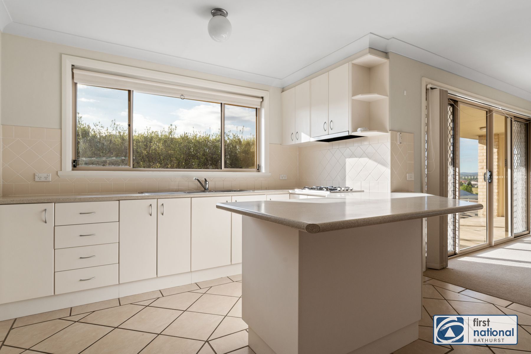 16 Musgrove Avenue, Kelso NSW 2795, Kelso - Thumbnail 4