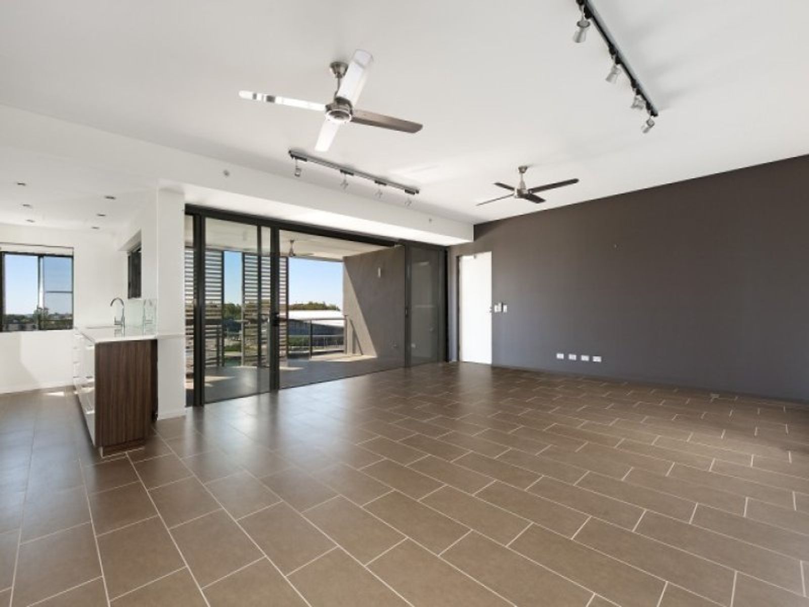 324/19B Kitchener Drive, Darwin City NT 0800, Darwin City - Thumbnail 3