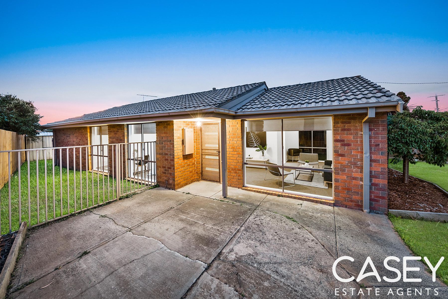 37 Bernborough Avenue, Cranbourne West - Thumbnail 6