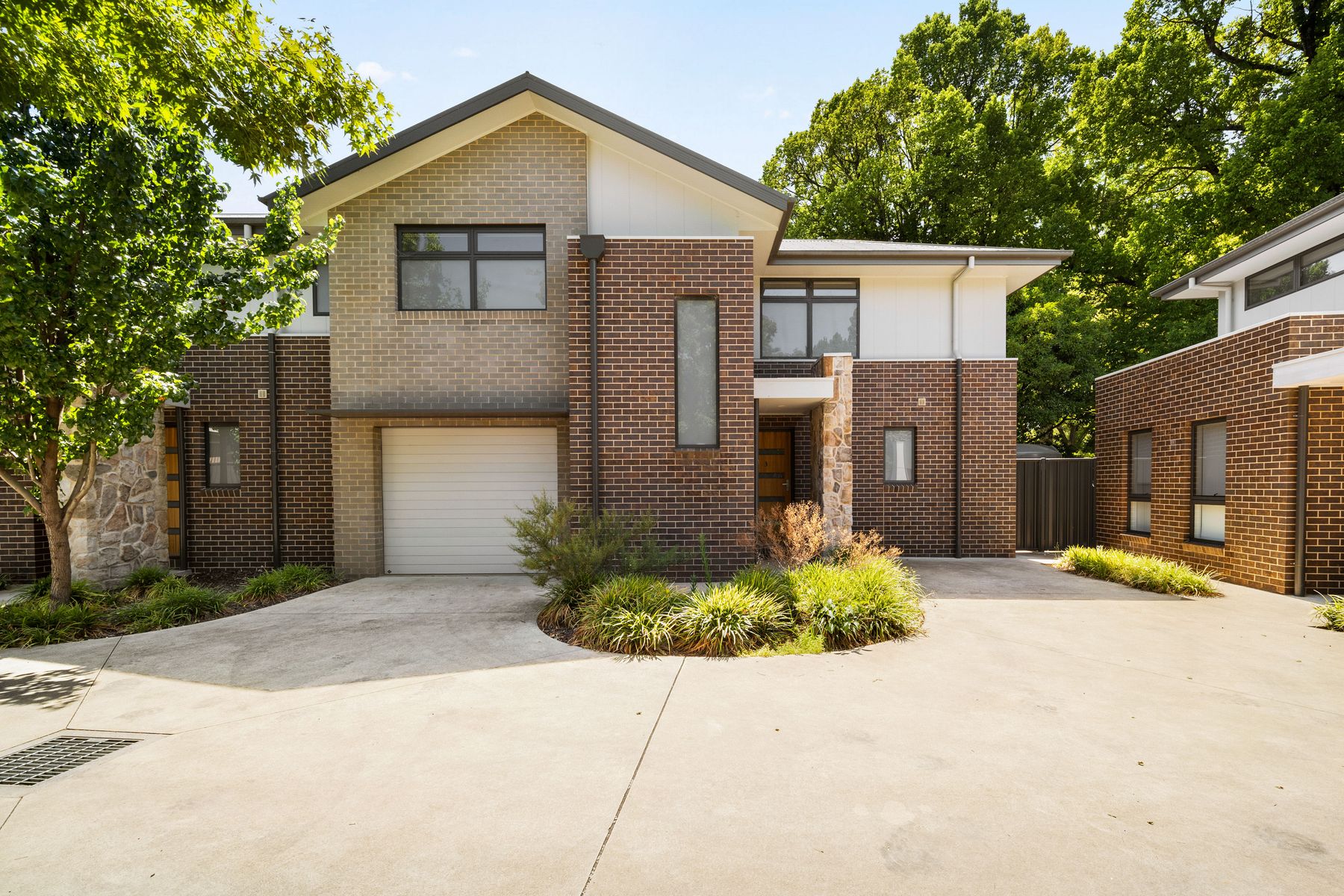 2 & 3/4 Butler Court, Bright VIC 3741, Bright - Image 1