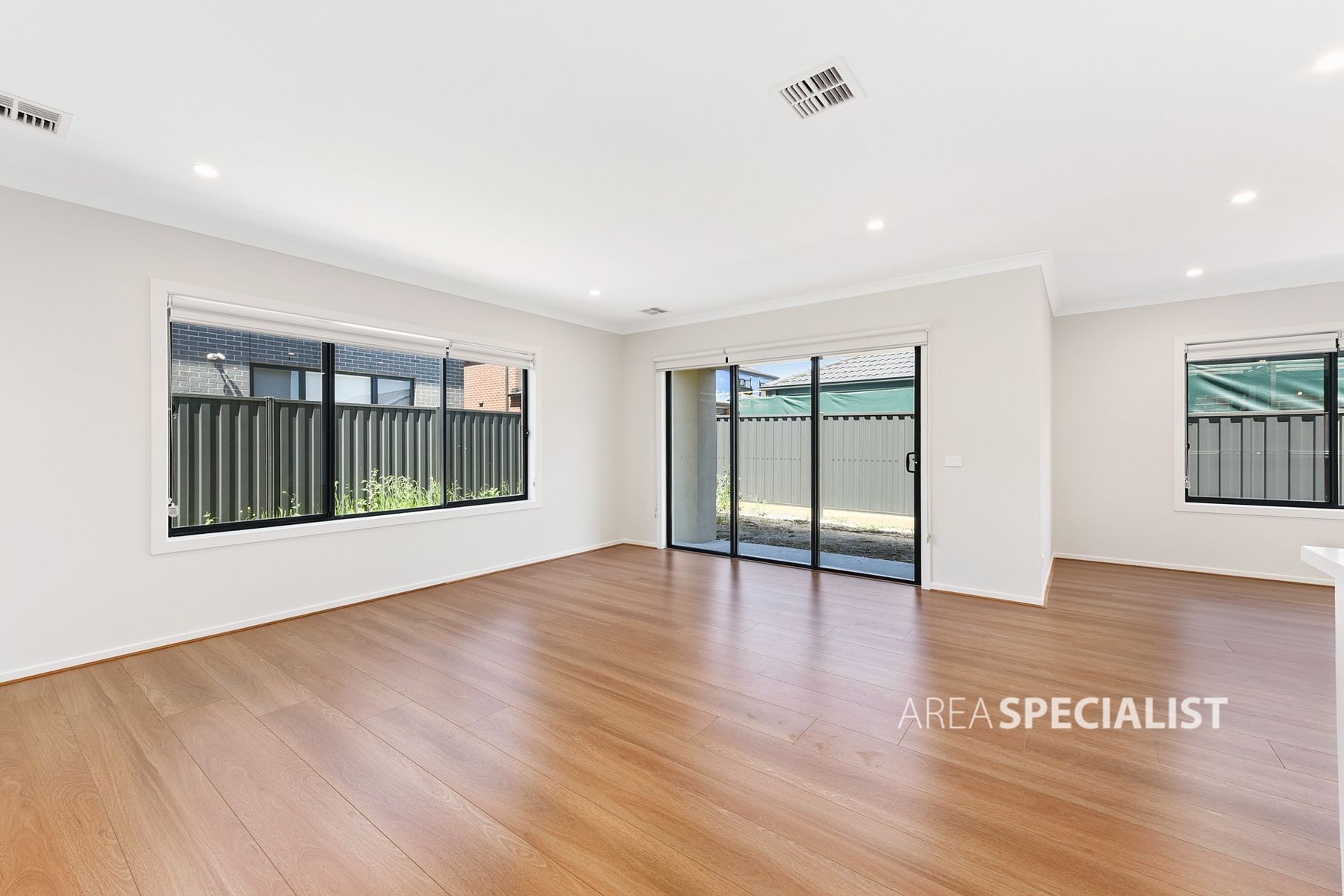 10 Corrigans Run, Keysborough, Keysborough - Thumbnail 3