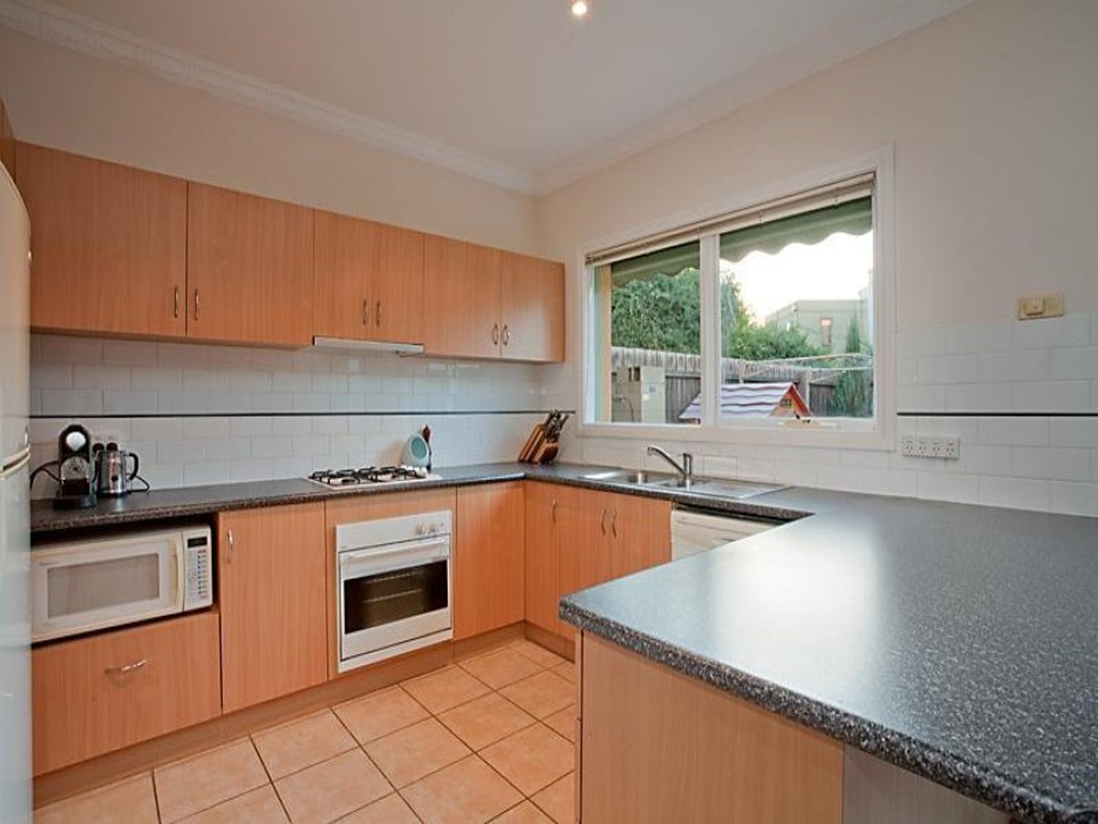 18 Cakebread Mews, Kensington - Thumbnail 4