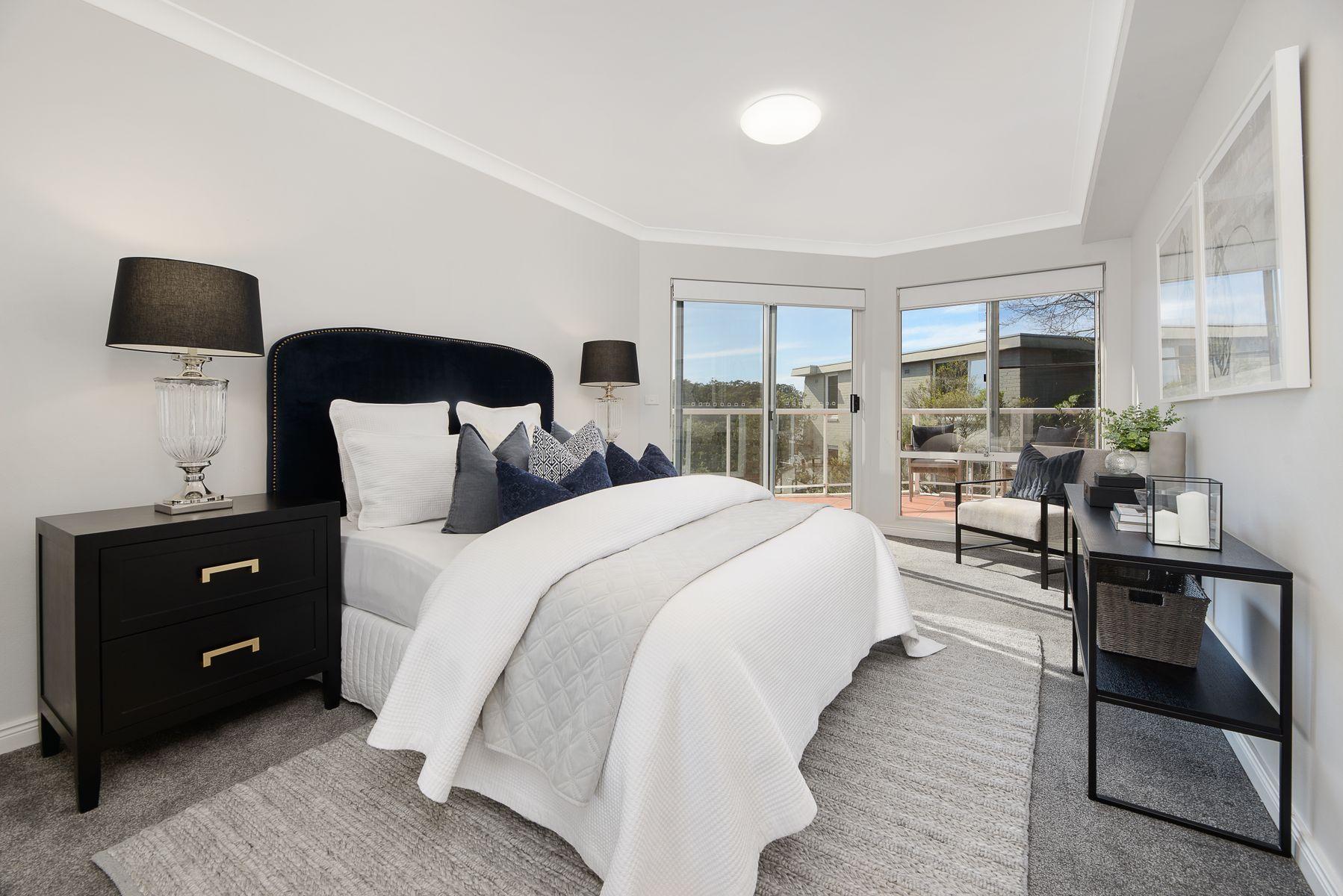 3 24 26 The Boulevarde   Bed 1