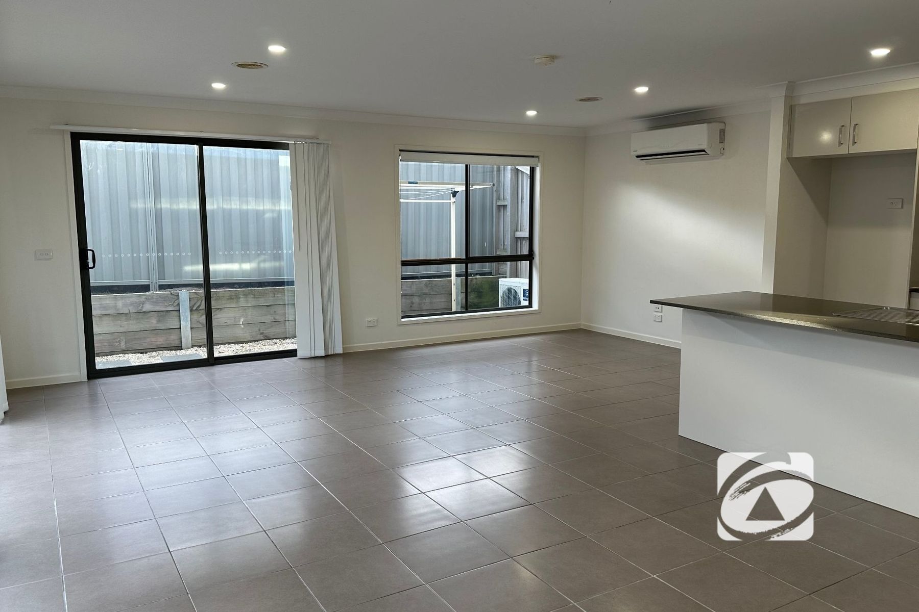 1 Nebula Lane, Cranbourne East VIC 3977, Cranbourne East - Thumbnail 2