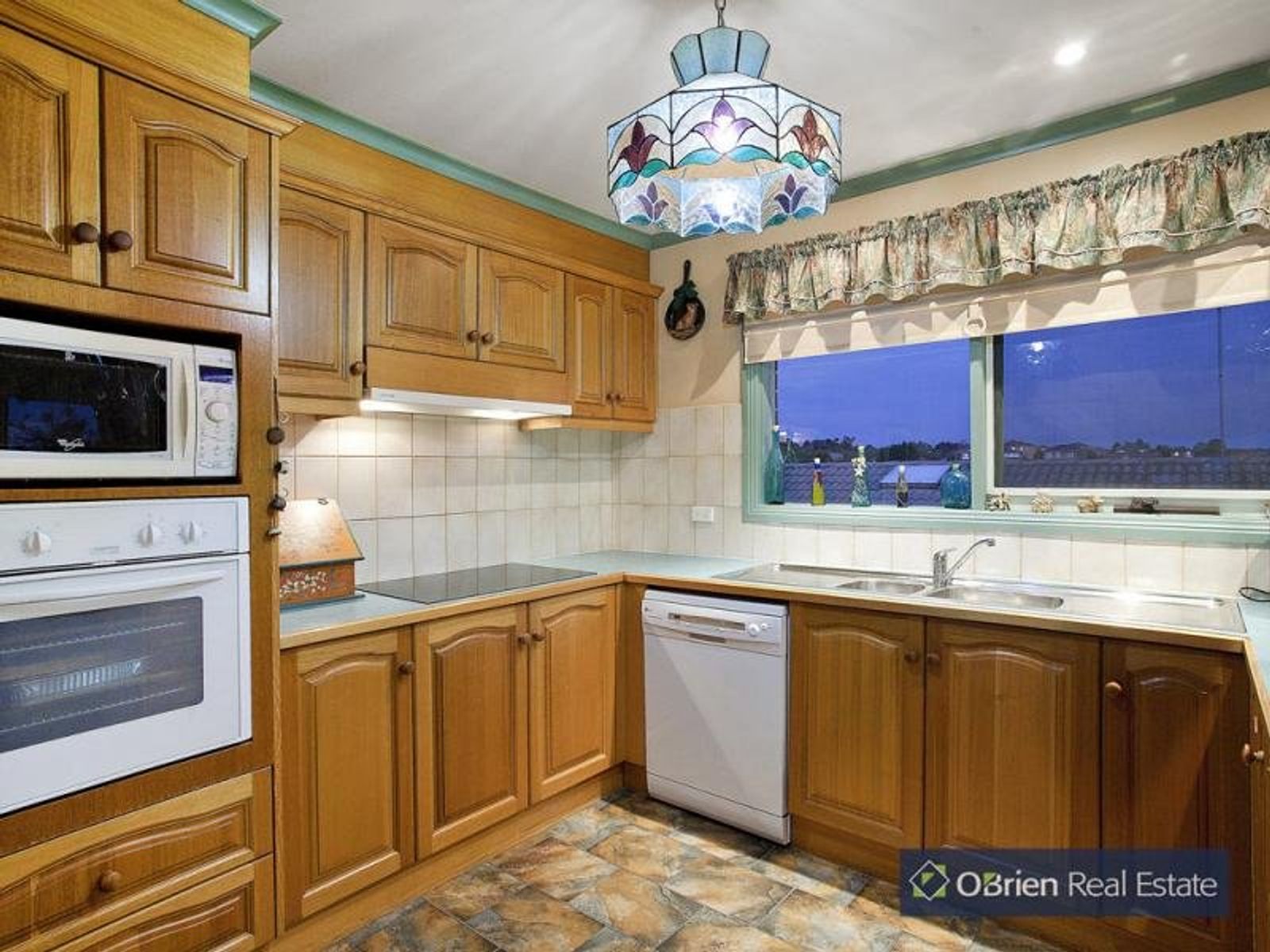 17 Cunningham Drive, Endeavour Hills, VIC 3802, Endeavour Hills - Thumbnail 3