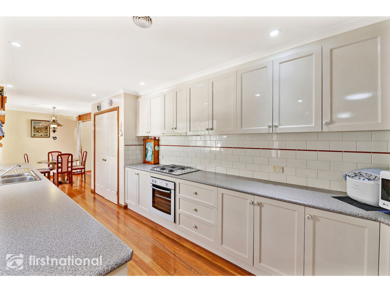11 Hayes Drive, Warragul, VIC 3820, Warragul - Thumbnail 4