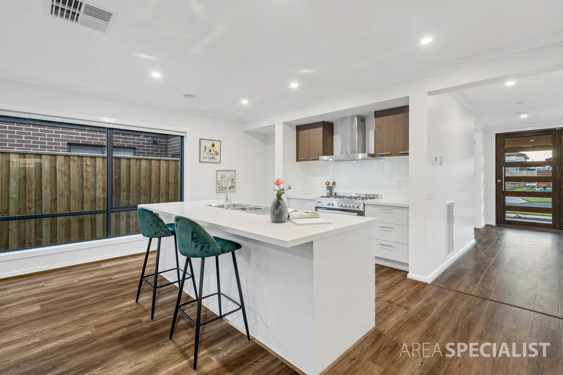 19 Lensing Street, Clyde North, VIC 3978, Clyde North - Thumbnail 7
