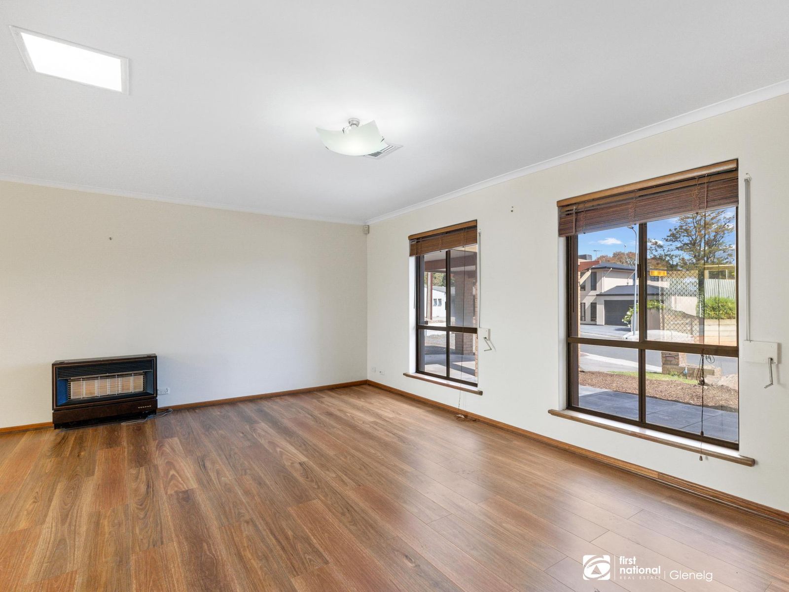 10 Torrens Street, Happy Valley SA 5159, Happy Valley - Thumbnail 3