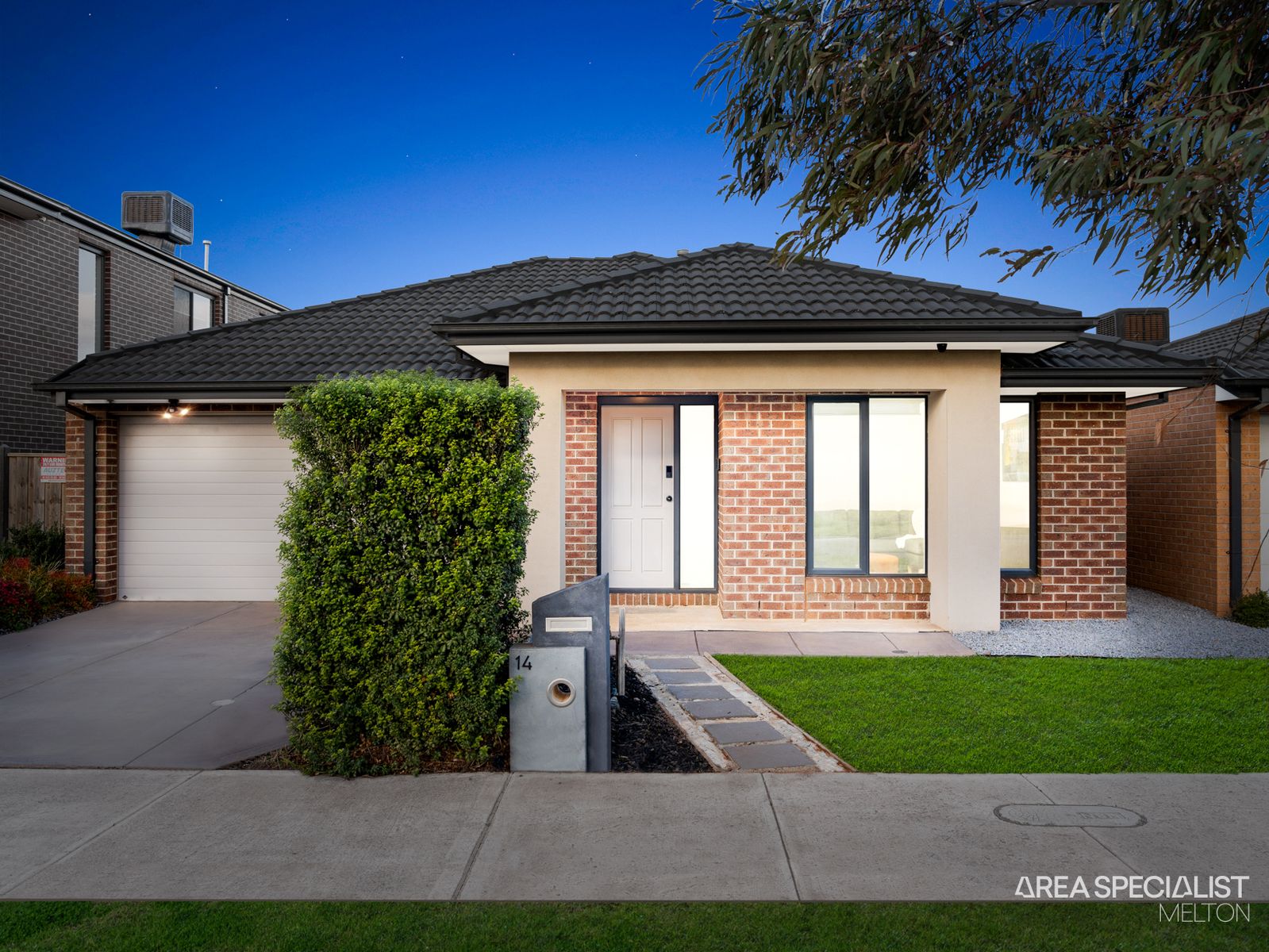 14 Augus Drive, Thornhill Park, VIC 3335, Thornhill Park - Thumbnail 2
