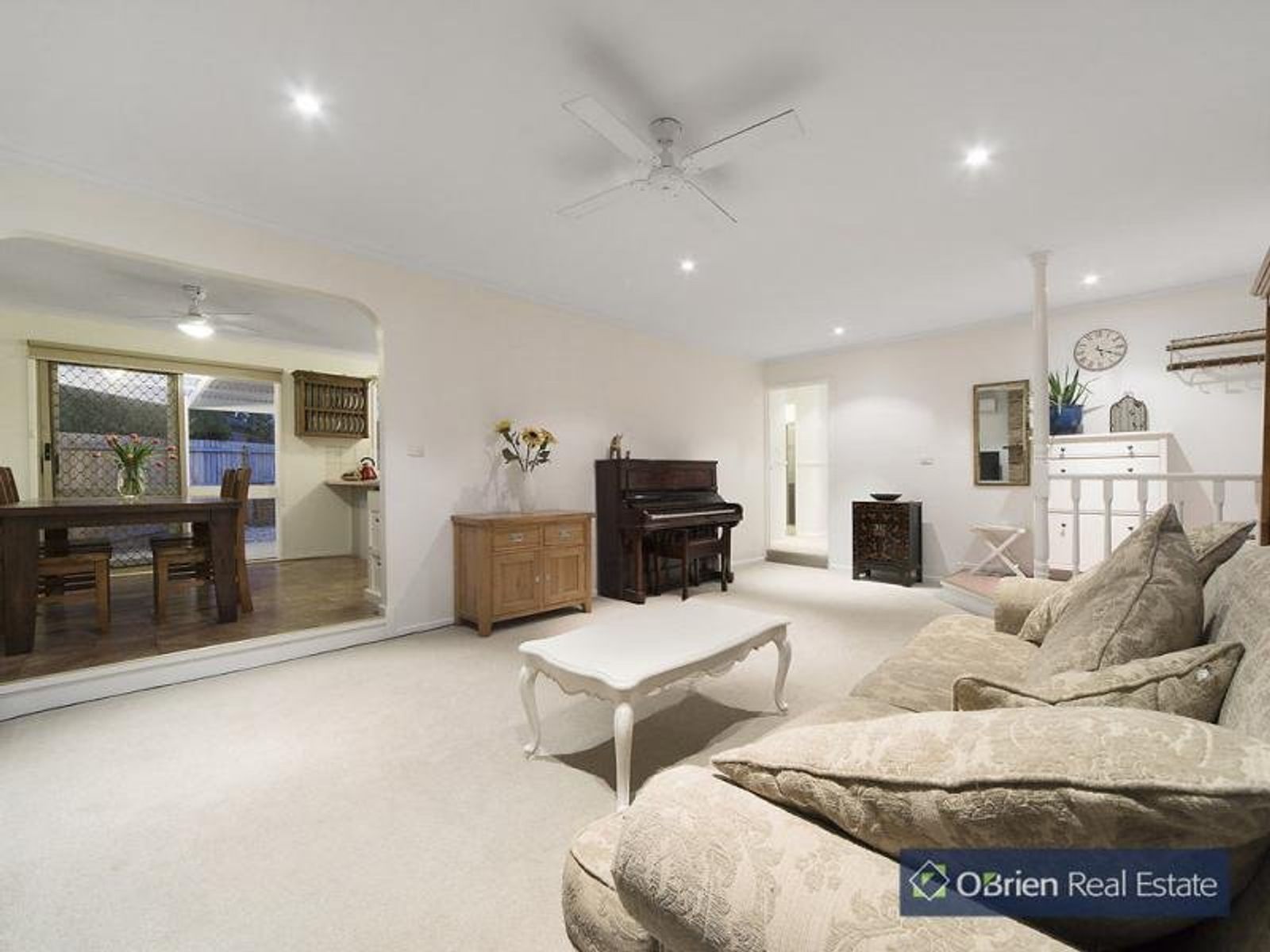 4 Sturrock Court, Berwick, VIC 3806, Berwick - Thumbnail 2