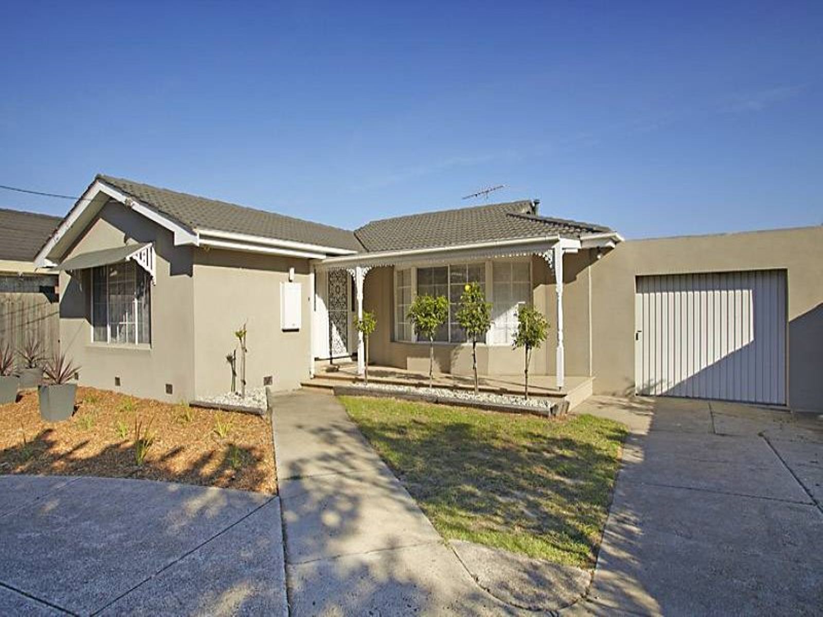 71 Sterling Drive, Keilor East - Thumbnail 2