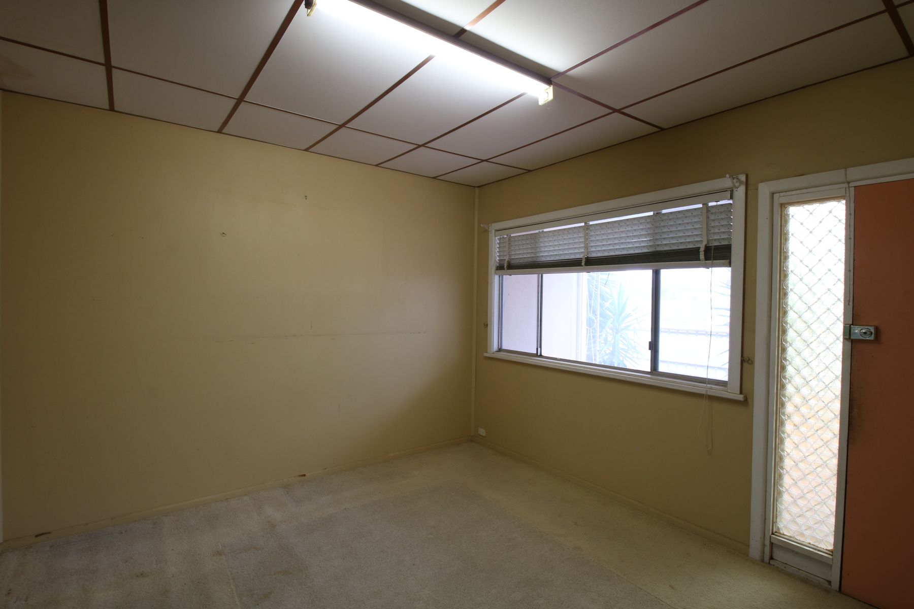 35 Nicholls Street, Broken Hill NSW 2880, Broken Hill - Thumbnail 2