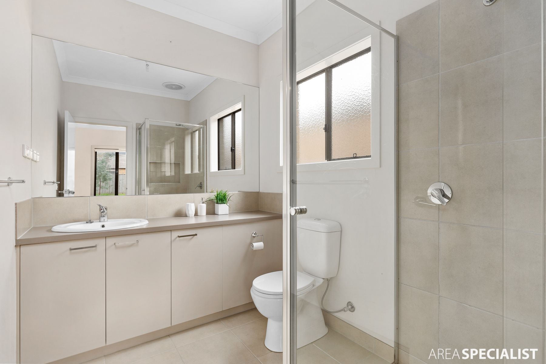 35 Mantello Drive, Werribee, VIC 3030, Werribee - Thumbnail 4