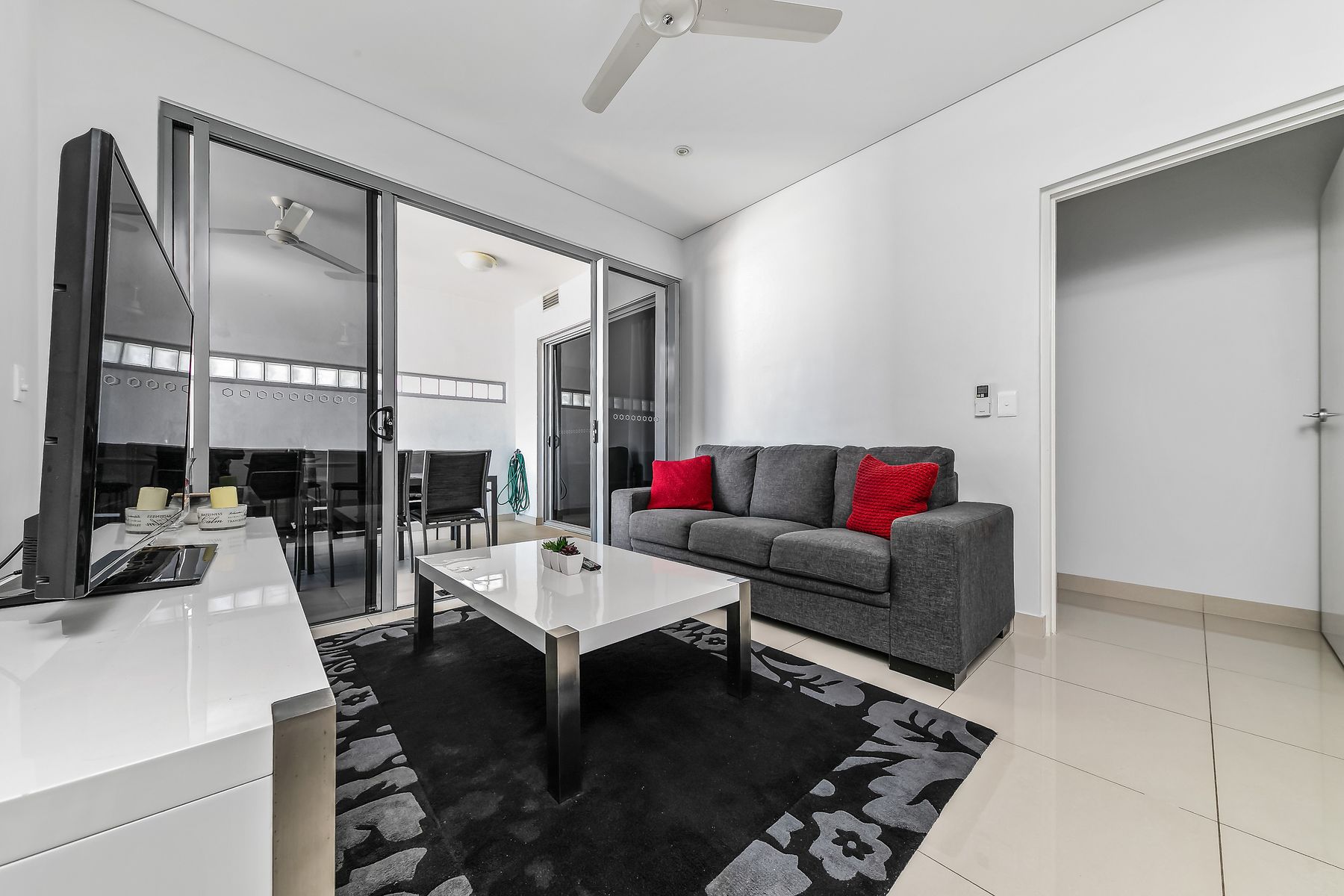 60/39 Cavenagh Street, Darwin City NT 0800, Darwin City - Thumbnail 2