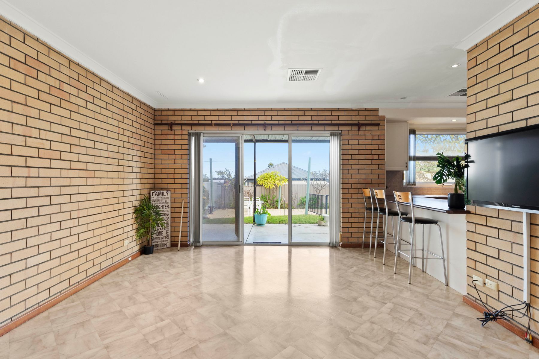 6 Addison Way, Warwick, Warwick - Thumbnail 7