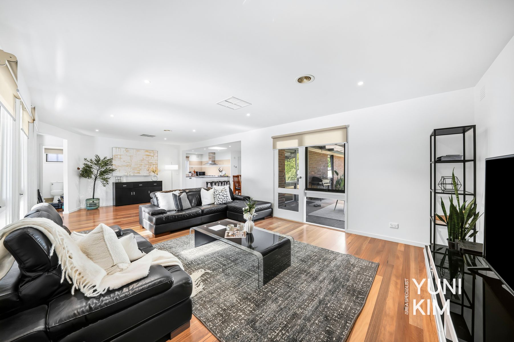 13 Collendina Crescent, Scoresby, VIC 3179, Scoresby - Thumbnail 4