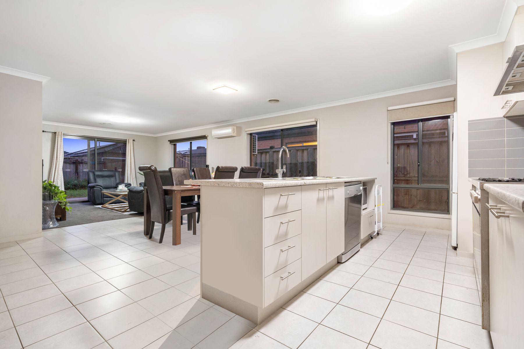 11 Latitude Promenade, Truganina, VIC 3029, Truganina - Thumbnail 7