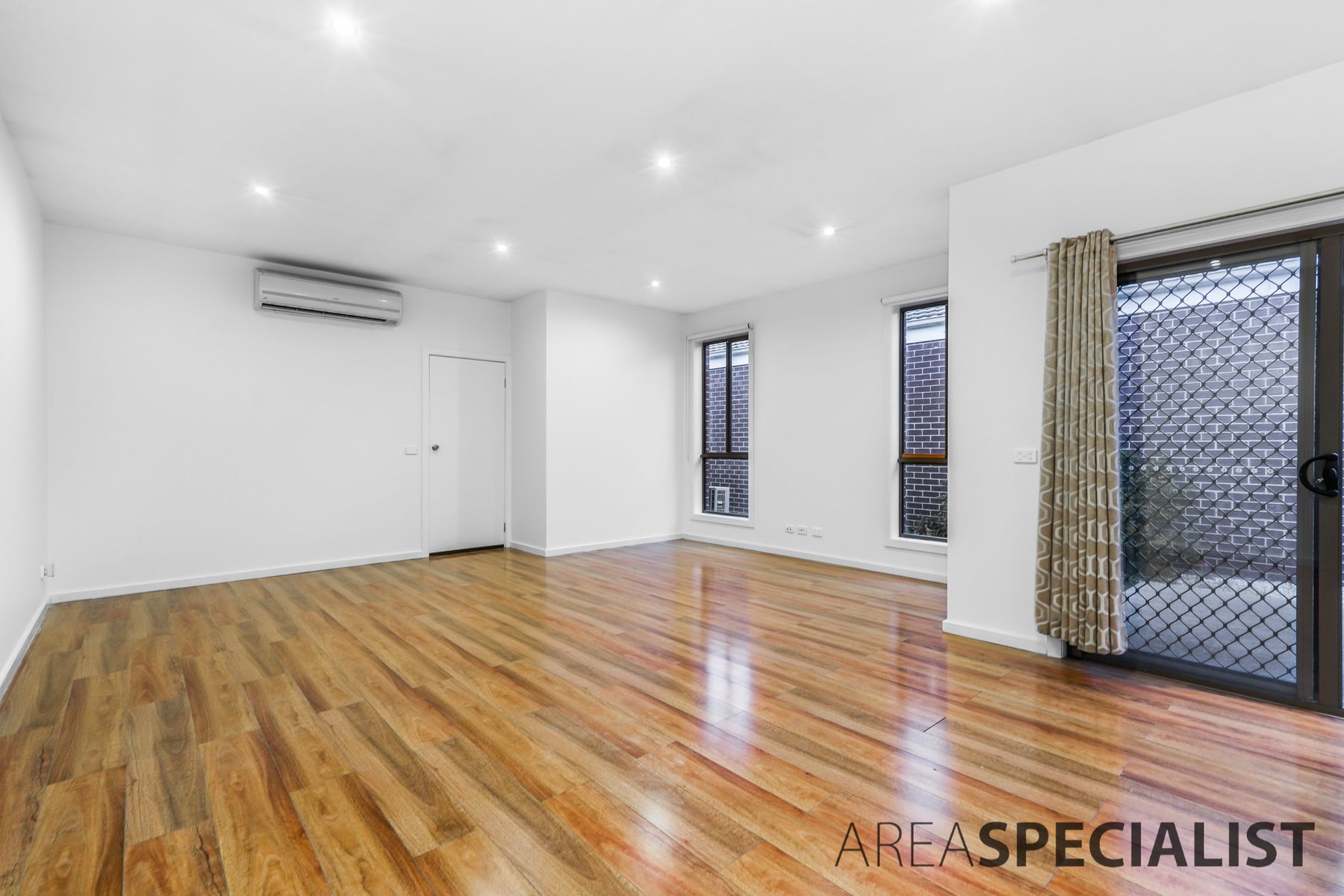 9 Coberley Way, Cranbourne North, VIC 3977, Cranbourne North - Thumbnail 5