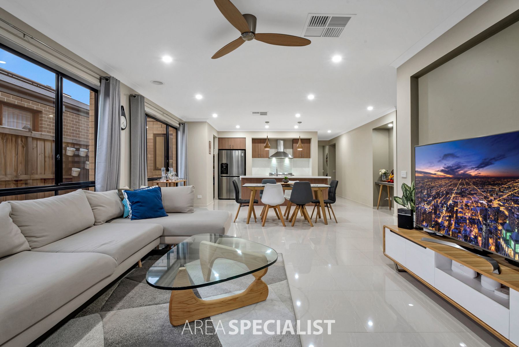 54 Clydevale Avenue, Clyde North, VIC 3978, Clyde North - Thumbnail 2