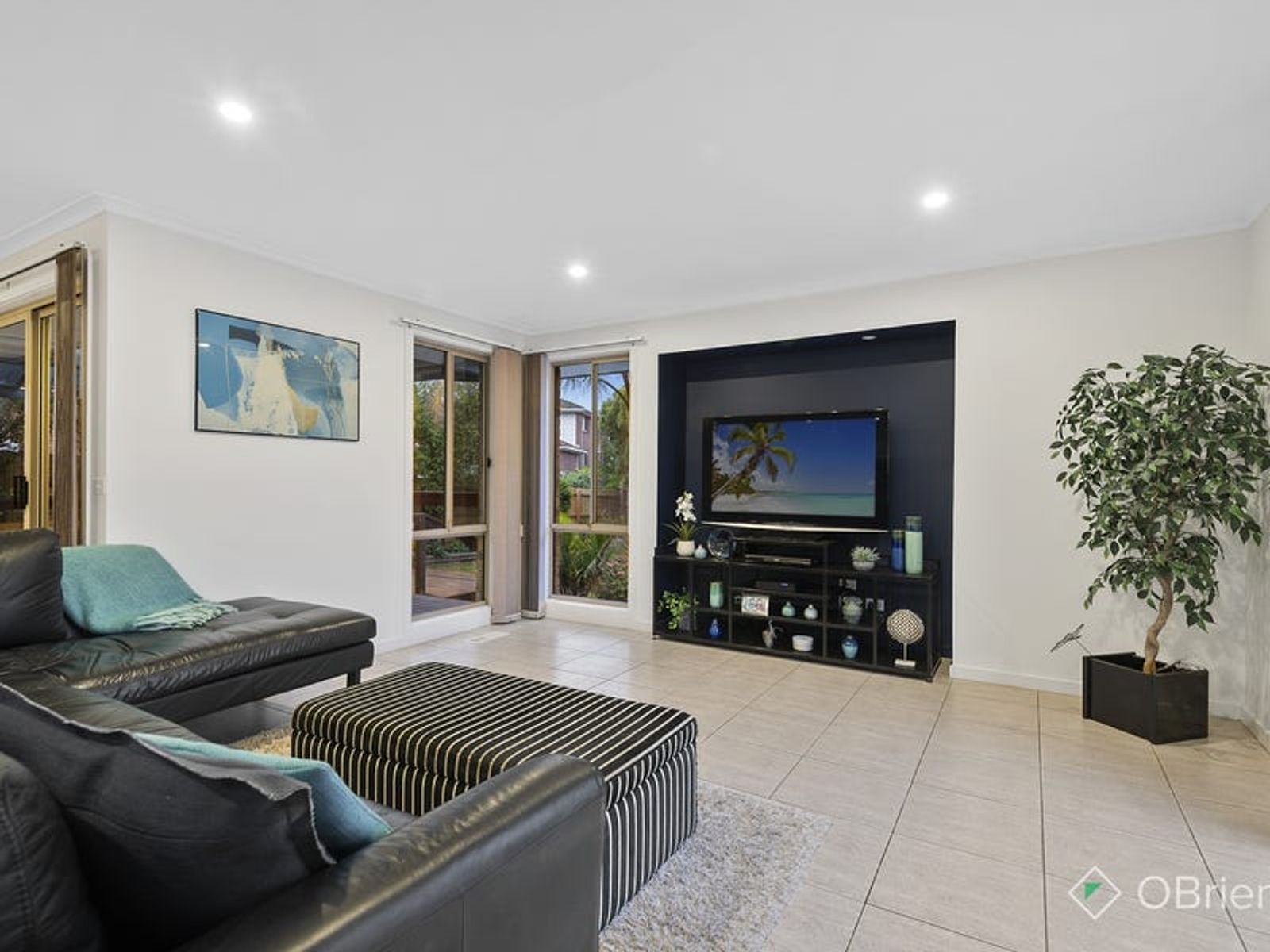 3 Paran Close, Endeavour Hills, VIC 3802, Endeavour Hills - Thumbnail 3