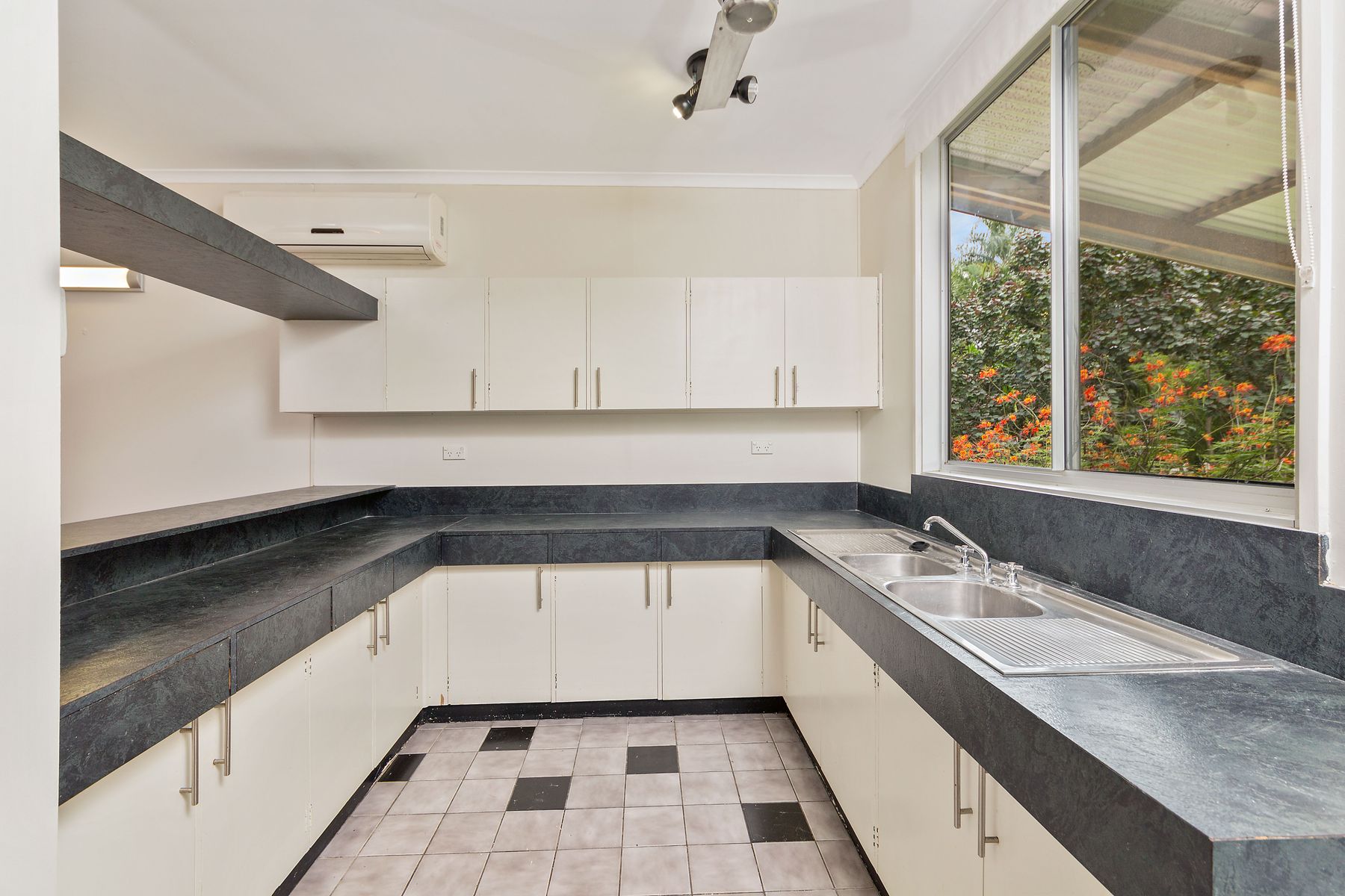 22 Hodgson Drive, Leanyer NT 0812, Leanyer - Thumbnail 4