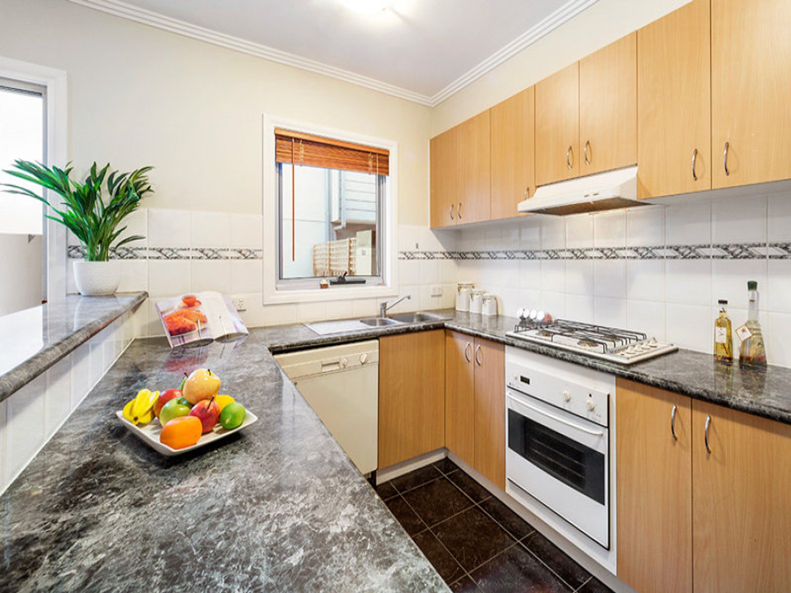 53 Cakebread Mews, Kensington - Thumbnail 7