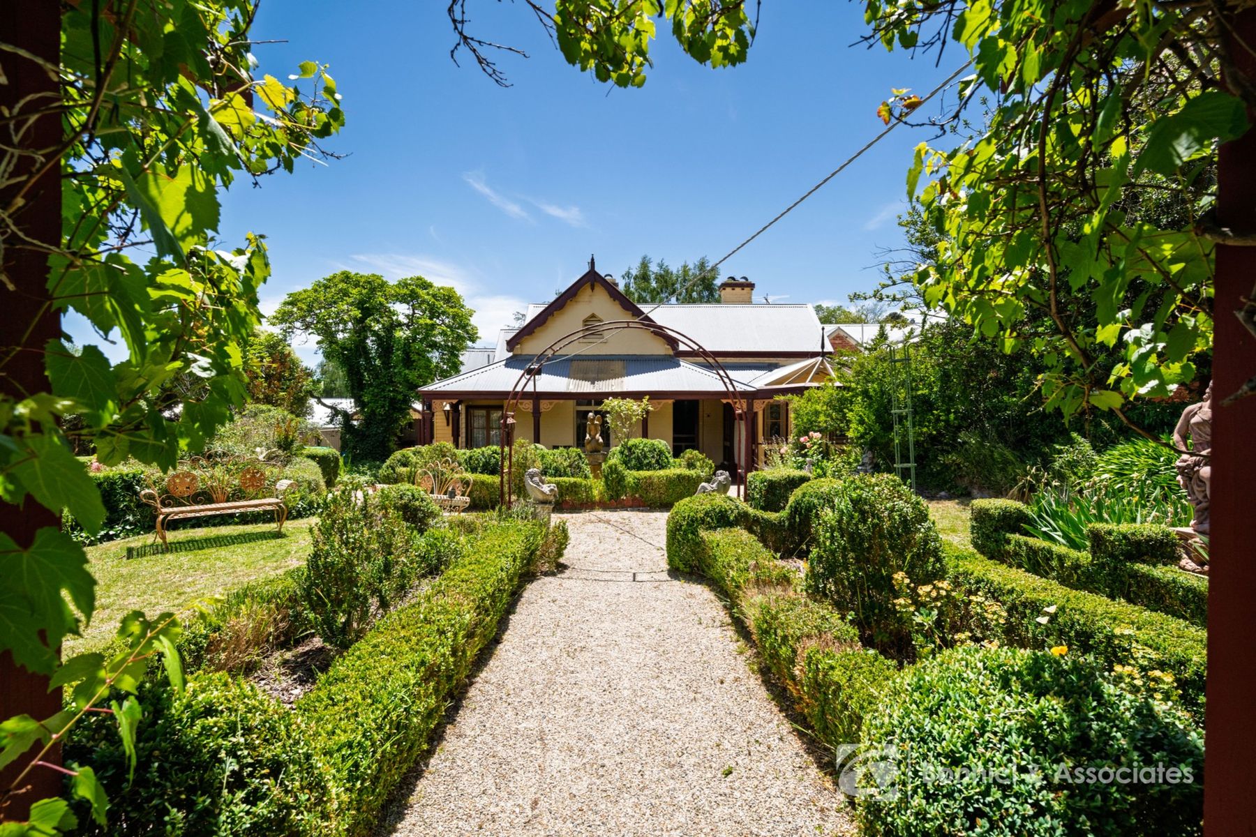 42 Camp Street, Beechworth VIC 3747, Beechworth - Image 1