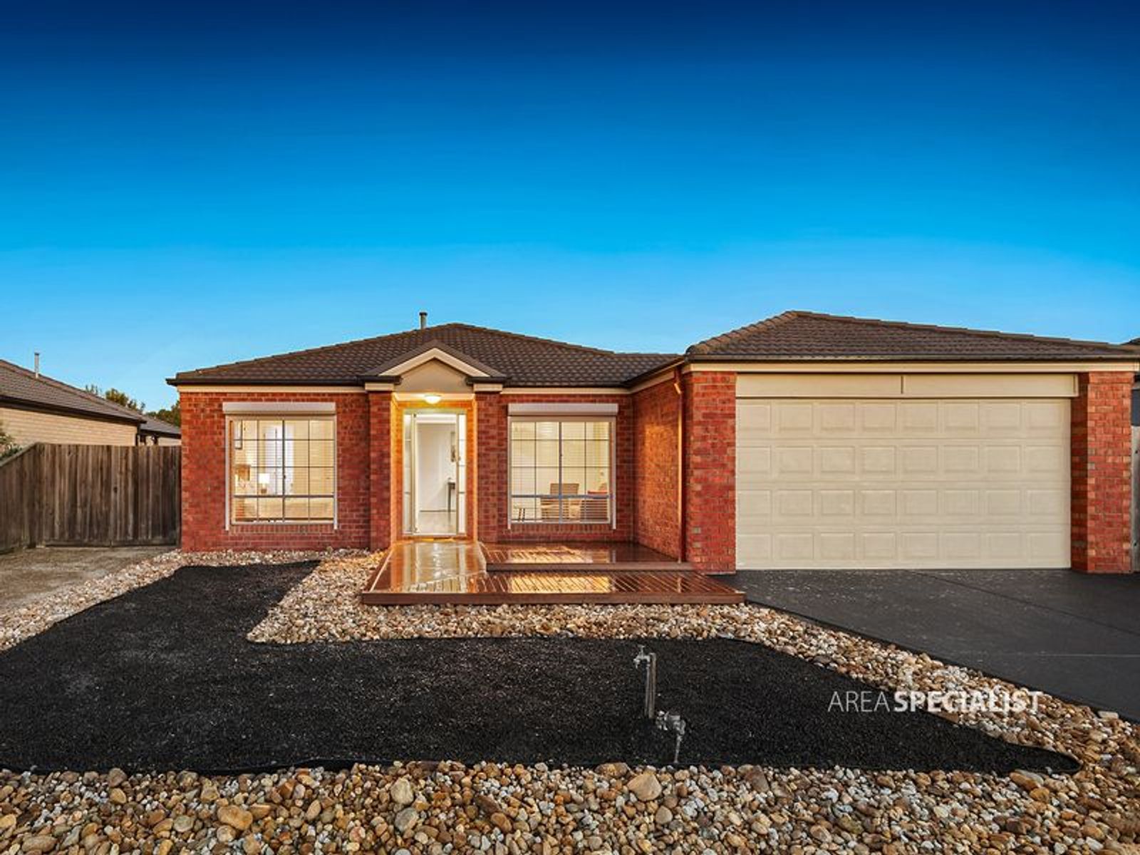 12 Dryandra Place, Cranbourne, VIC 3977, Cranbourne - Thumbnail 2