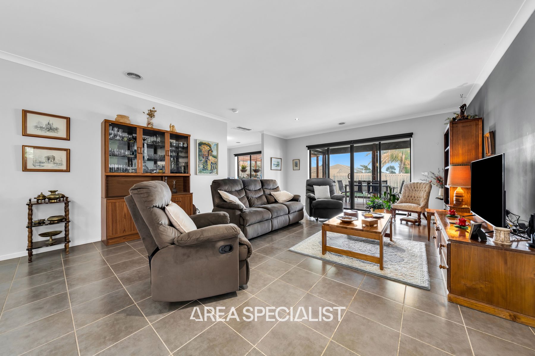 7 Ferndown Drive, Cranbourne, VIC 3977, Cranbourne - Thumbnail 2