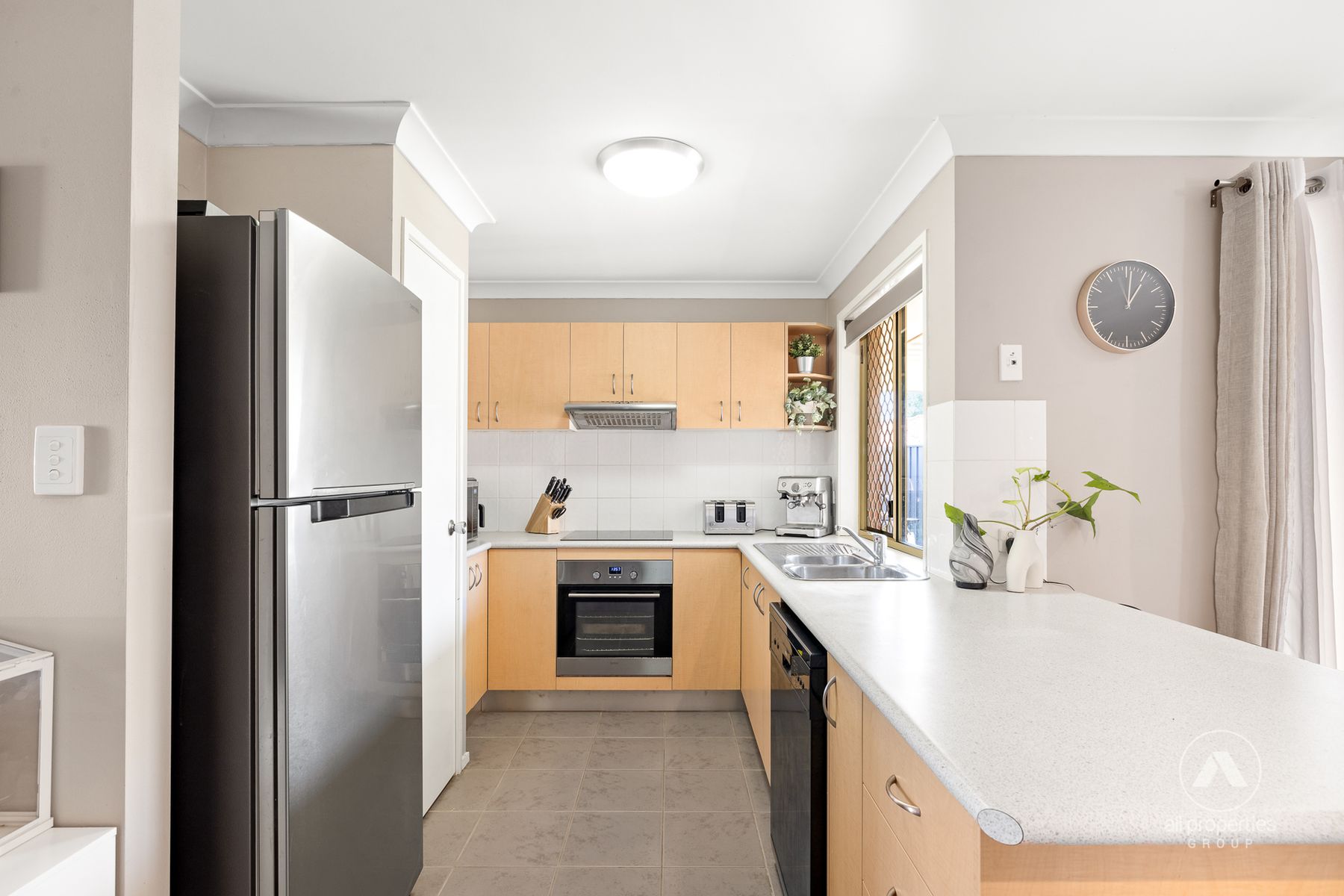 8 Garry Place, Crestmead QLD 4132, Crestmead - Thumbnail 2
