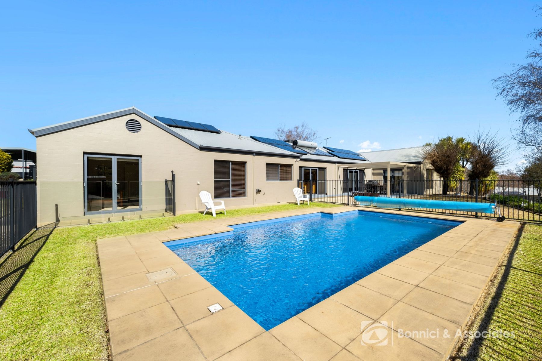 24 Tomlinson Road, Beechworth VIC 3747, Beechworth - Thumbnail 2
