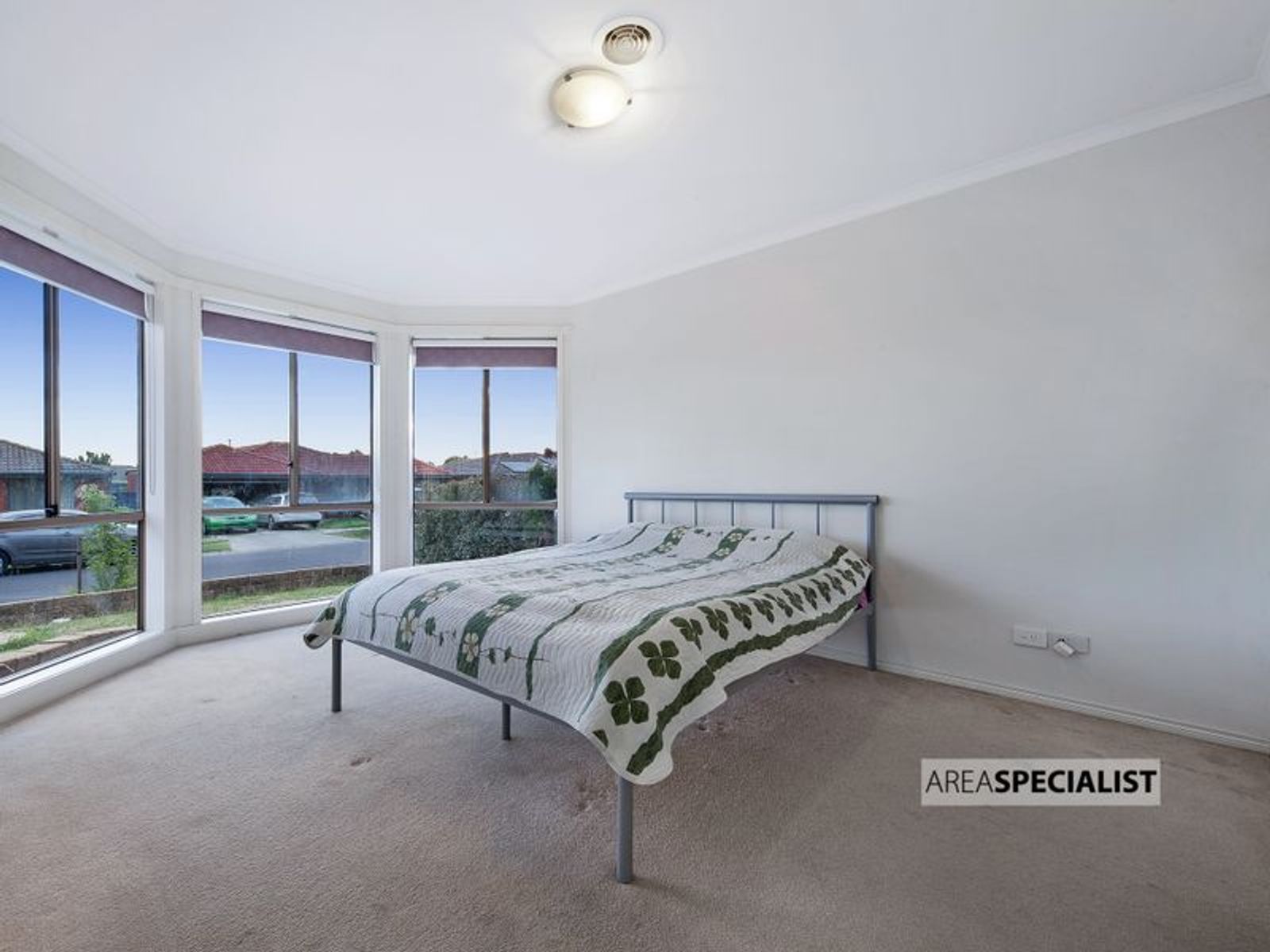 8 Chatham Close, Cranbourne East, VIC 3977, Cranbourne East - Thumbnail 2