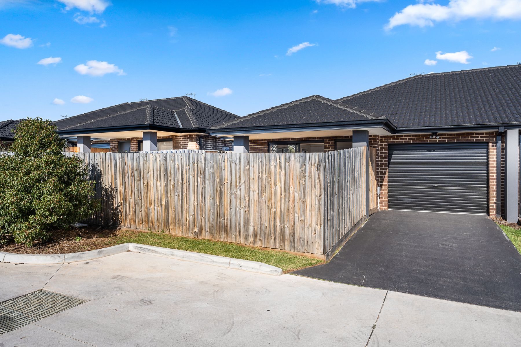 11 Cornelius Close, Melton South, VIC 3338, Melton South - Thumbnail 2
