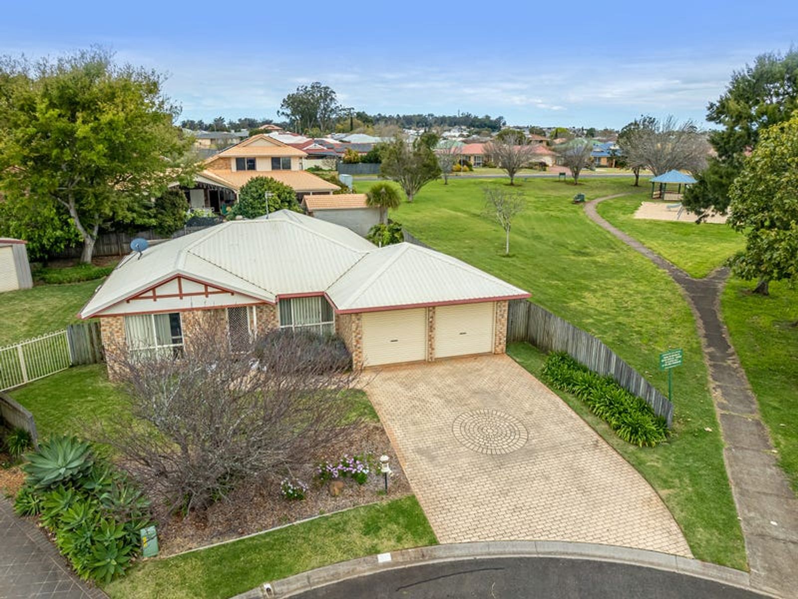 10 Sunflower Close, Middle Ridge, QLD 4350