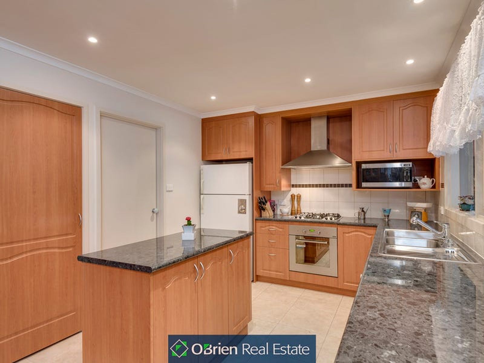 6 Knight Court, Endeavour Hills, VIC 3802, Endeavour Hills - Thumbnail 4