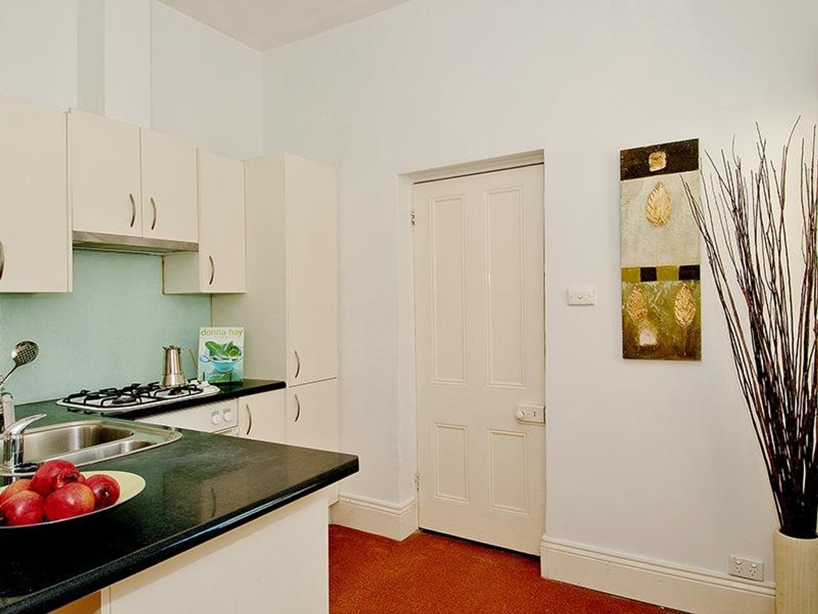 13 McCracken Street, Kensington - Thumbnail 3