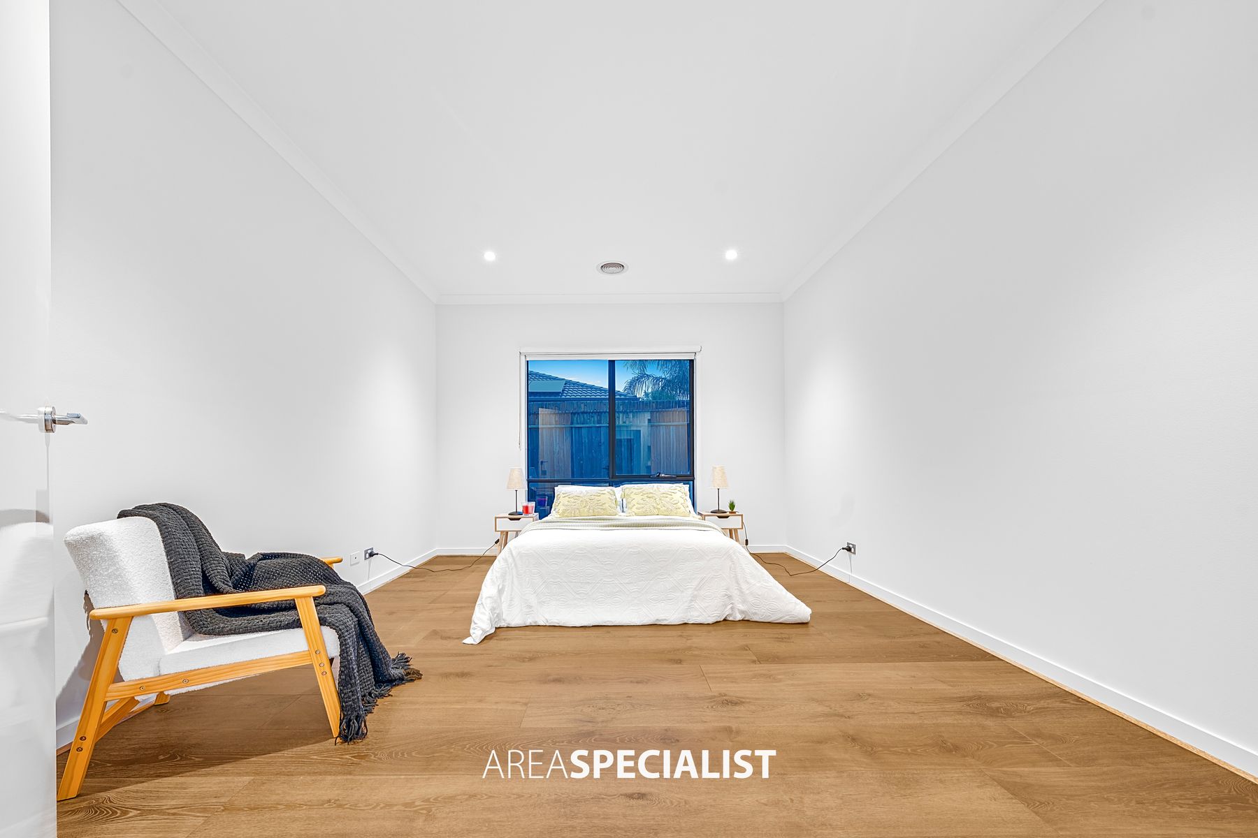 24 Lothbury Drive, Clyde North, Clyde North - Thumbnail 4