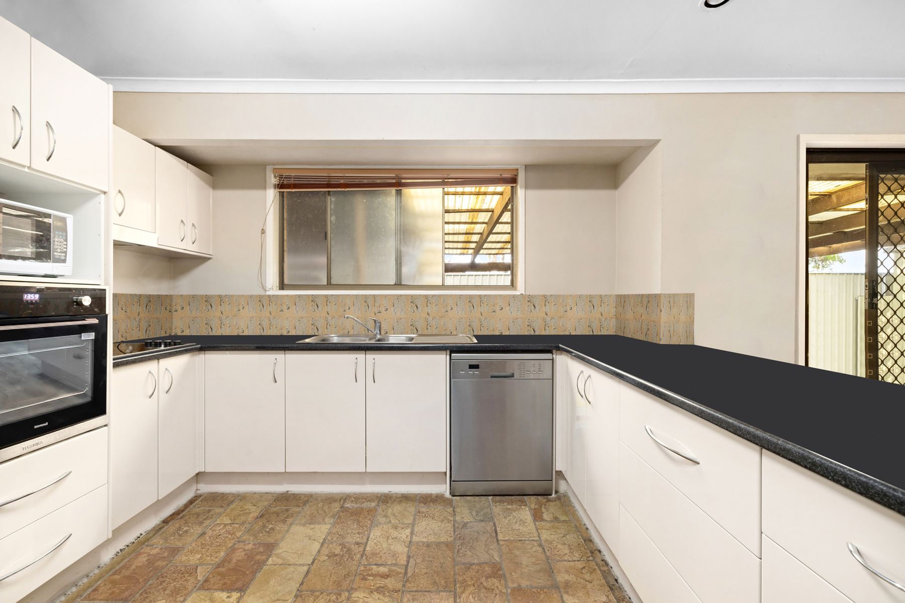 7 Basie Court, Browns Plains QLD 4118, Browns Plains - Thumbnail 3