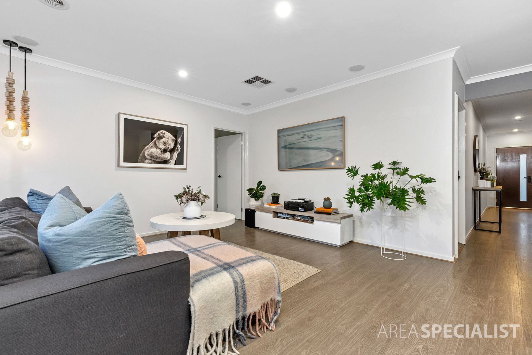 13 Dressen Way, Clyde North, VIC 3978, Clyde North - Thumbnail 2
