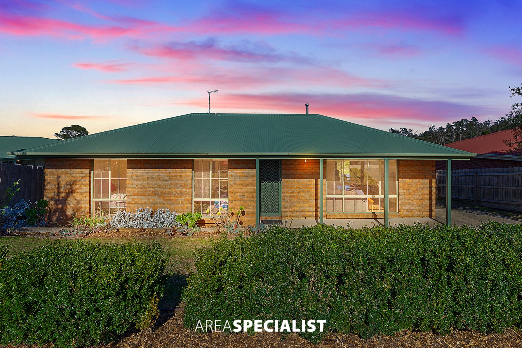 15 Breyleigh Drive, Pakenham, VIC 3810, Pakenham - Thumbnail 2