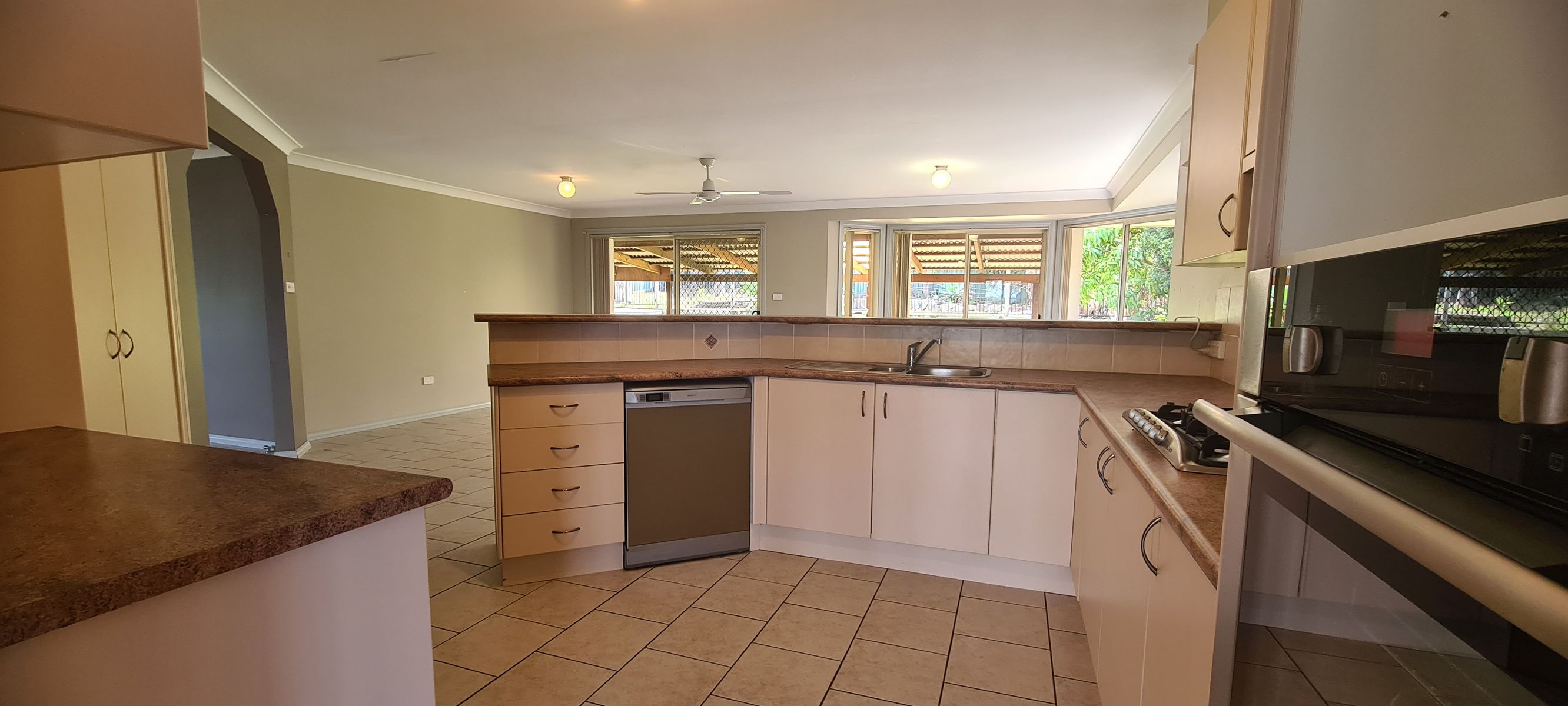 16 Killawarra Drive, Taree NSW 2430, Taree - Thumbnail 3