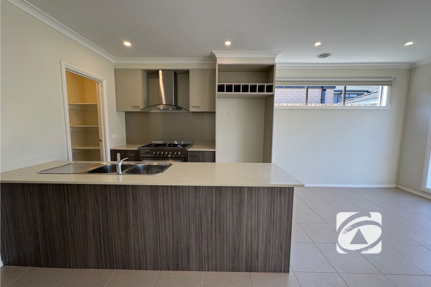 16 Godfrey Avenue, Cranbourne East VIC 3977, Cranbourne East - Thumbnail 7